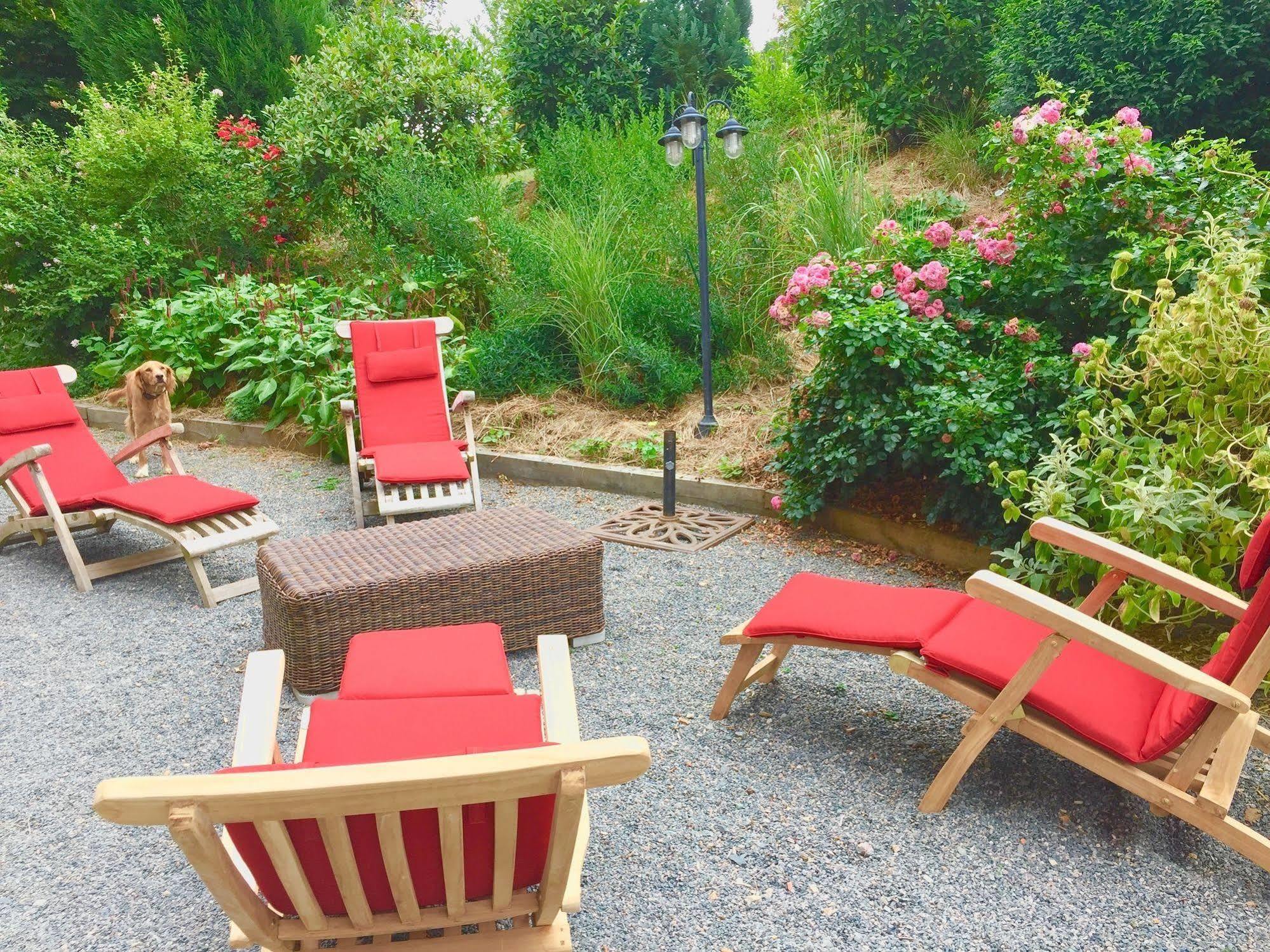 La Source Dorée Couette-café 3*